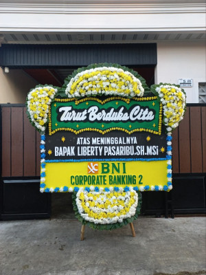 Papan Bunga Duka di Panji