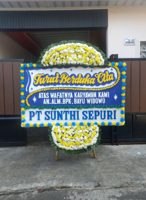 Papan Bunga Duka di Panji